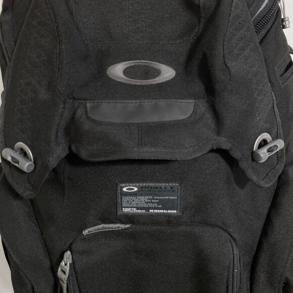 Oakley Vintage Panel Backpack Black The Book of Eli Tactical Field Gear Bag Y2K - Picture 2 of 6